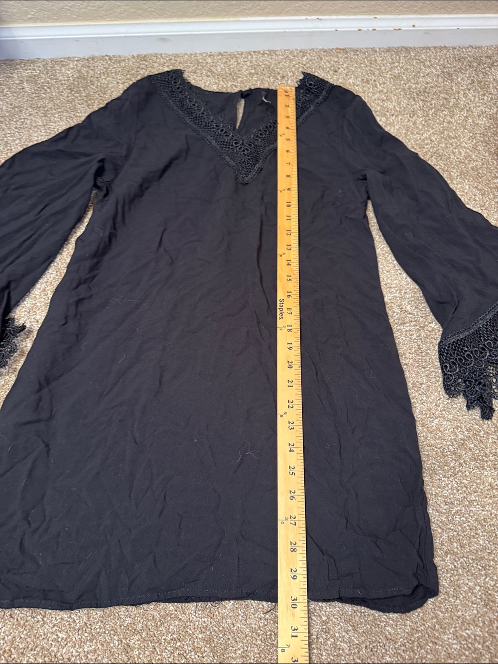 Peppermint Black Lace-Trim Bell Sleeve shift Dress Boho Crochet Lace V Neck SZ L - Picture 3 of 7